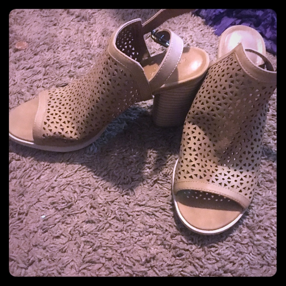 Tan open toe sandals